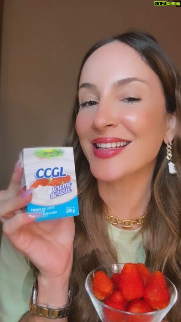 Claudia Leitte Instagram - Uma dica para deixar tudo mais saboroso e com um toque especial: creme de leite da @ccgloficial ! Deliciosamente irresistível 😋!