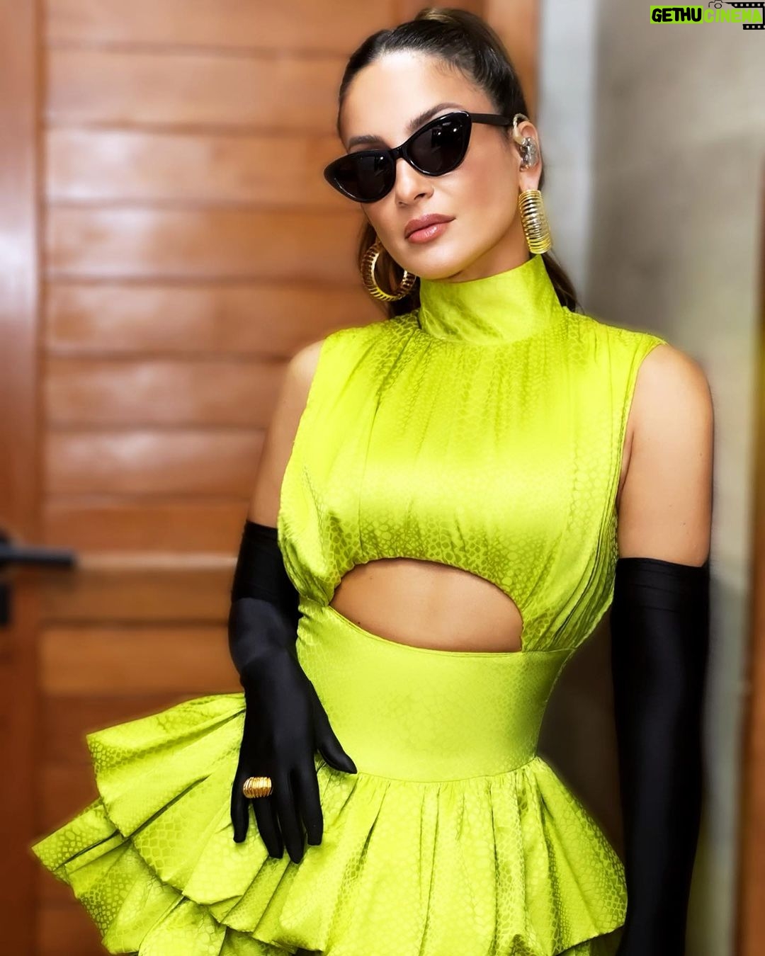 Claudia Leitte Instagram - Minutos antes, no camarim do trio, eu já tava me sentindo massa, tirando onda, mas, foi cantando pra Teresina que a coisa ficou boa! Te amo, meu #Piauí!