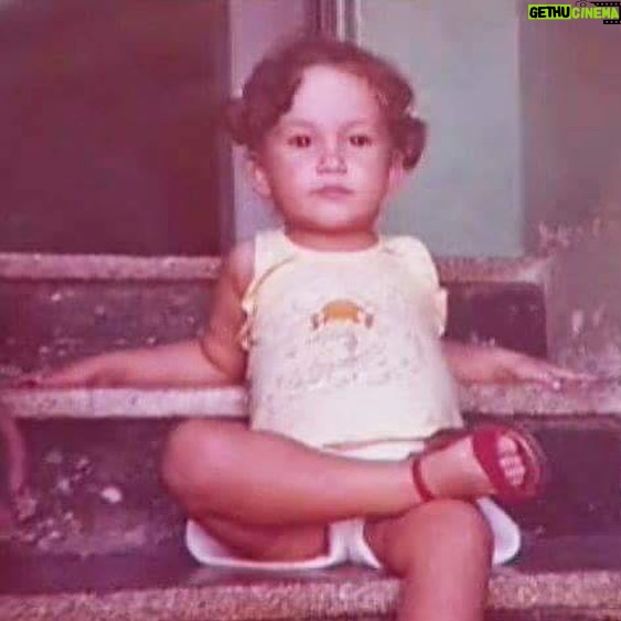 Claudia Leitte Instagram - … fica mais fácil se a gente pensar que todo mundo foi criança um dia! 🥹🙏🏻🙌🏻