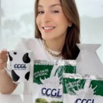 Claudia Leitte Instagram - No meu café da manhã não pode faltar o leite de verdade, disso eu e a @ccgloficial entendemos. Adicione a nutrição e o sabor do leite de verdade na sua rotina com @ccgloficial🥛🤍!