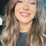 Claudia Leitte Instagram - Ai, gente! Tô amando esse cabelo! A menina tá toda se curtindo nessa sexta! ;)