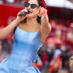 Claudia Leitte Instagram - Subir no trio e ver vocês esperando por mim, após uma maratona de #CaldasCountryFestival, encheu meu coração de alegria e emoção. Foi incrível demais, Caldas Novas!!! Muito amor por vocês!!! Muito amor por Goiás! ❤️