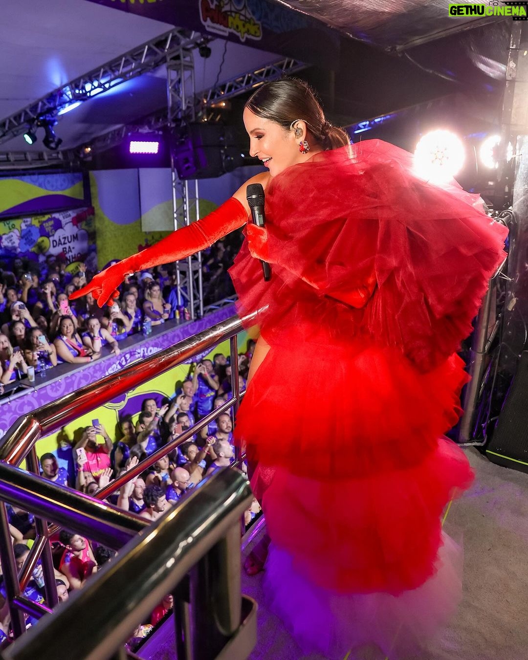 Claudia Leitte Instagram - Ainda sobre ontem, que noite linda foi essa, pessoal?! Muito obrigada, @folianopolis! Nosso encontro foi incrível. Floripa, te amo demais!!! 🤩🫶🏻