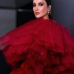 Claudia Leitte Instagram - Apaixonada por esse look! Afinal, um evento incrível pede uma produção mais que especial... 🤩 Foi massa, Folianópolis!