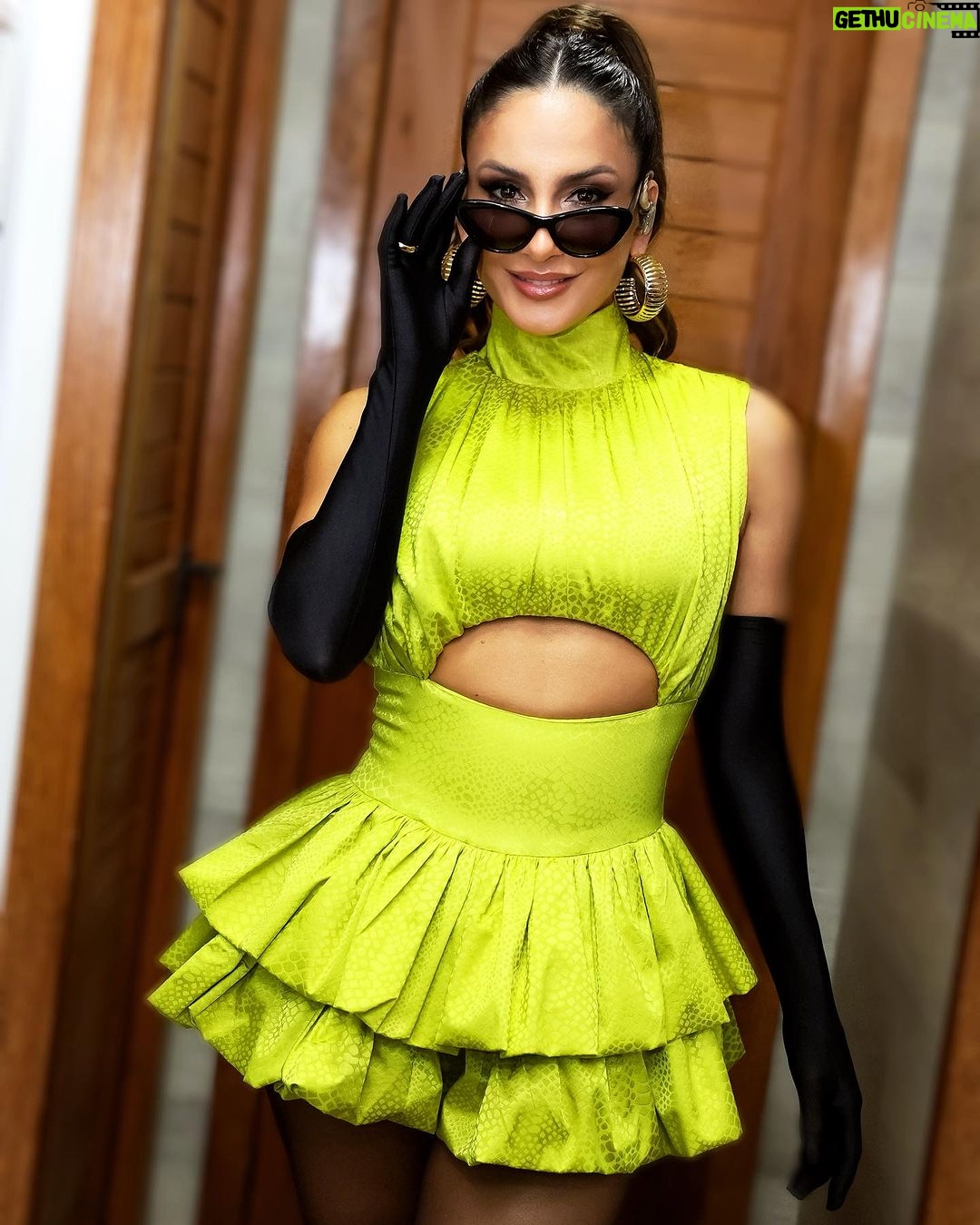 Claudia Leitte Instagram - Minutos antes, no camarim do trio, eu já tava me sentindo massa, tirando onda, mas, foi cantando pra Teresina que a coisa ficou boa! Te amo, meu #Piauí!