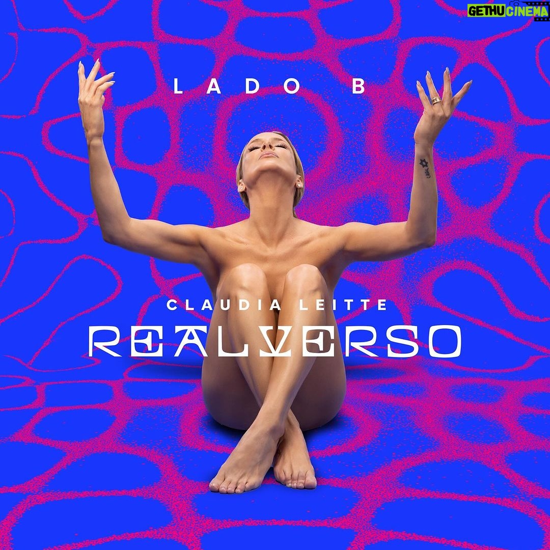 Claudia Leitte Instagram - Disponível agora em todas as plataformas digitais, o #Realverso #LadoB :) Porque a gente tá escrevendo uma história feita de encontros, paixão, música e amor!