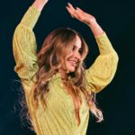 Claudia Leitte Instagram - Beijinhos, abraços e Liquitiqui nela! ♥️