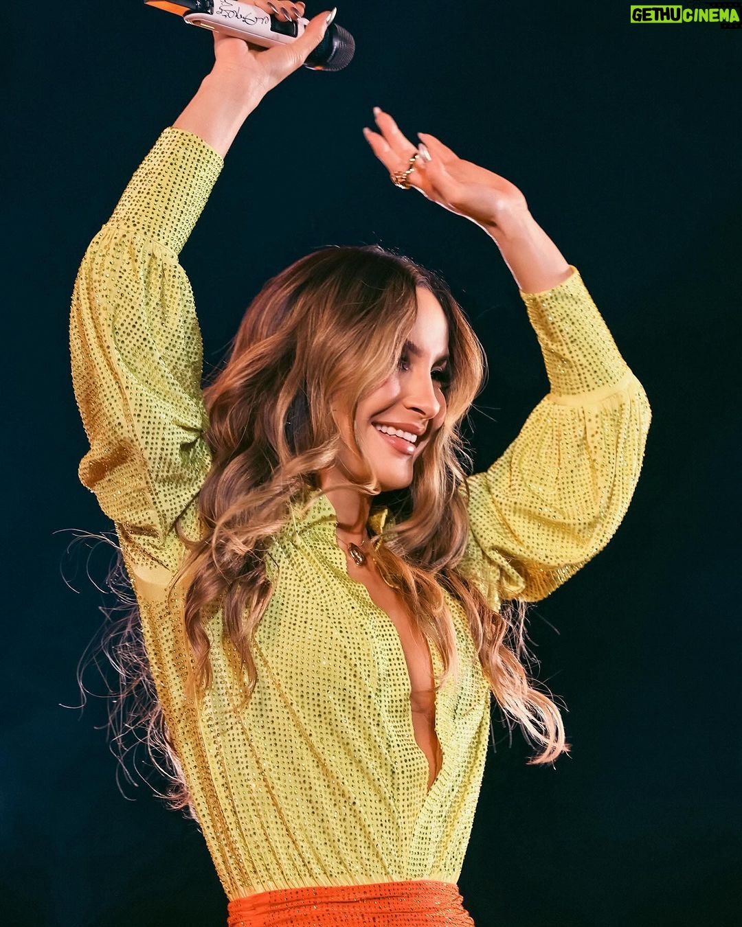 Claudia Leitte Instagram - Beijinhos, abraços e Liquitiqui nela! ♥️