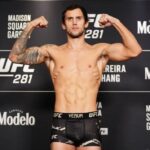 Claudio Puelles Instagram - 155,2 lbs. ⚖️✔️ Mañana lo damos todo! 💪🏽🇵🇪 #ClaudioPuelles #PrinceofPeru #UFC281 #ArribaPeru #newyork #weighin #lightweight Madison Square Garden