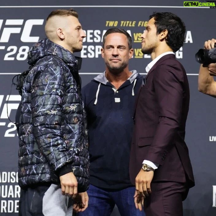 Claudio Puelles - 11.6K Likes - Press Conference ✅
3 days to go... 🔥
.
.
🕴️ @suezacnich.atelier
👞 @dalstonhouseperu
.
.
.
#PrinceofPeru #ClaudioPuelles #ArribaPeru #UFC281 #newyorkcity #msg
