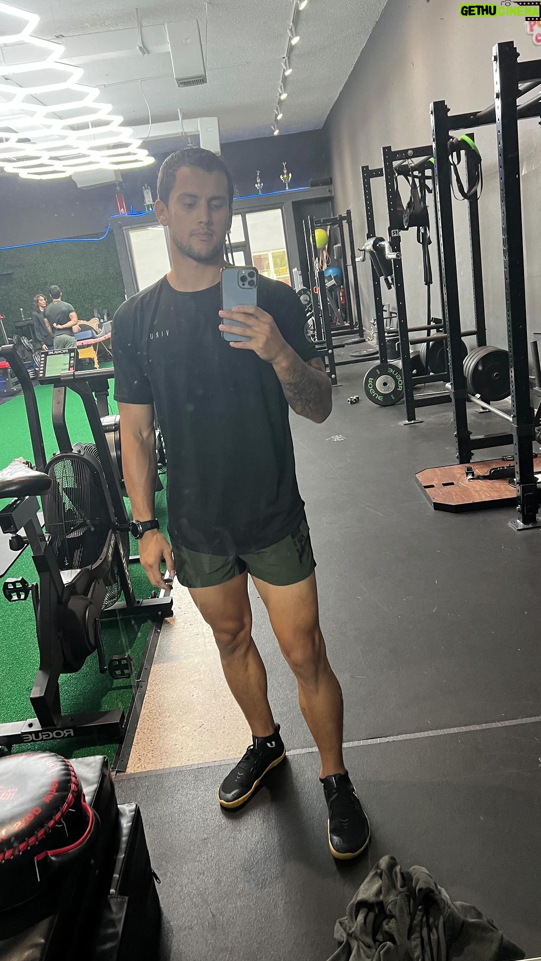 Claudio Puelles - 1.6K Likes - Speed day. Working hard to reach the top 💪🏼🙏🏼
Good music and good workouts.
#ClaudioPuelles #PrinceofPeru #ArribaPeru #UFC281