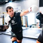 Claudio Puelles Instagram - Sparring days 🧨🔥 Solo 5 semanas mas… #UFC281 #PrinceofPeru #ClaudioPuelles #ArribaPeru Kill Cliff FC