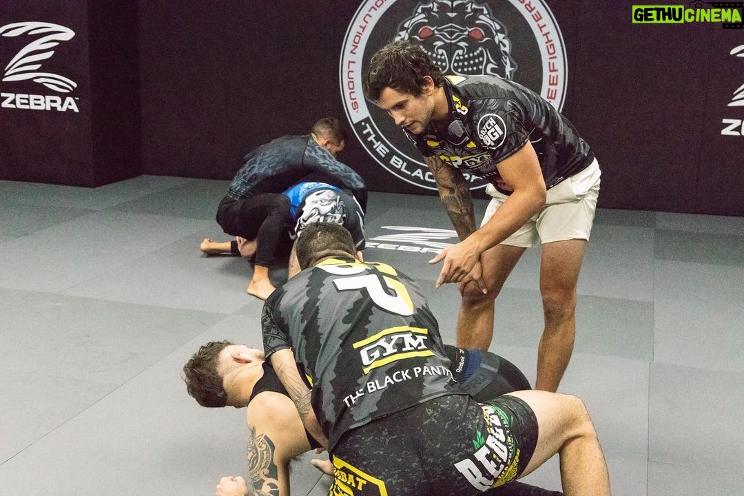 Claudio Puelles - 1K Likes - Fotos del #seminario de @claudio_puelles en #tbp #grappling #visitastbp #ufc #luchadorufc #ufcperu