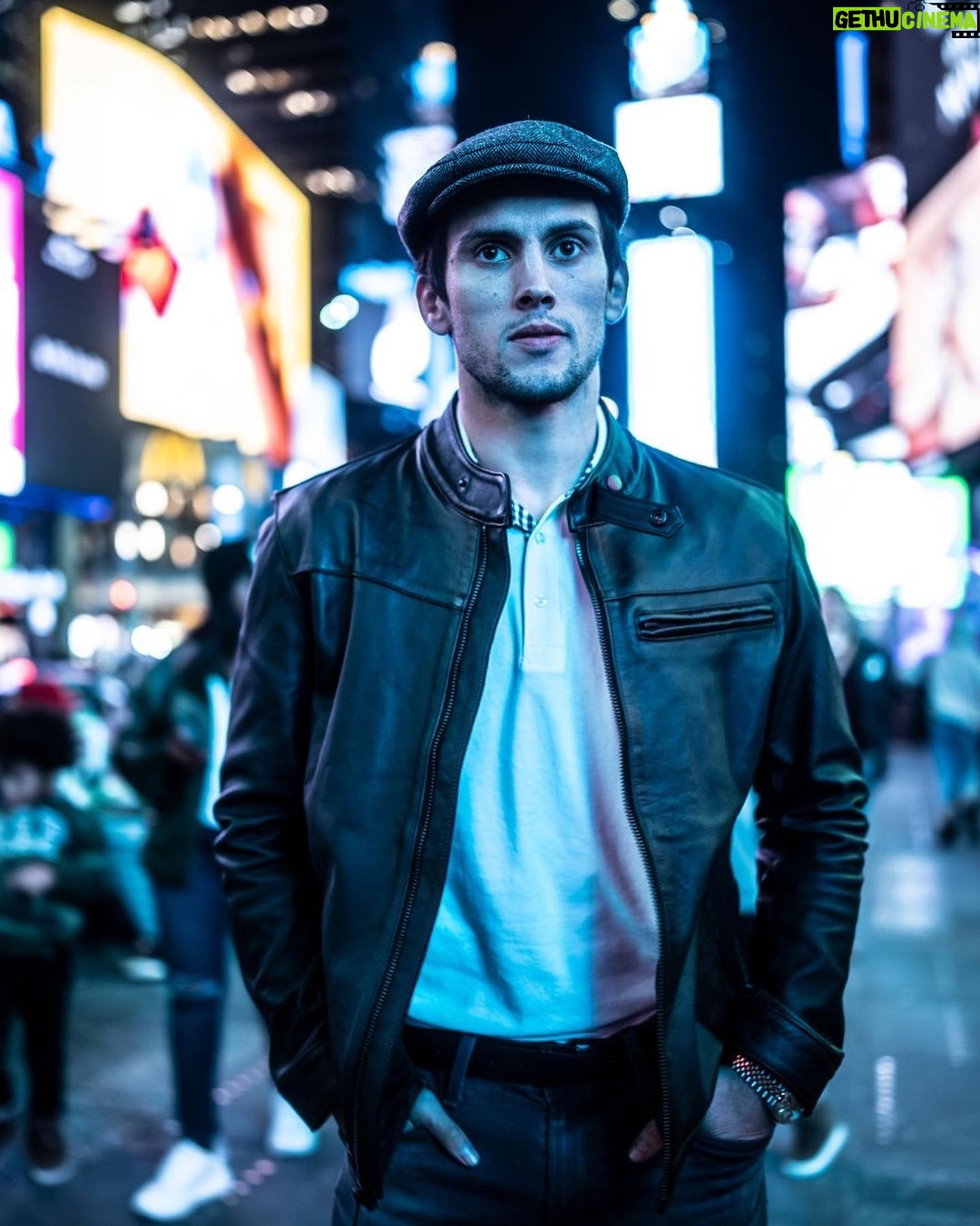 Claudio Puelles - 6.1K Likes - Viviendo mi momento
📸: @desautomatas
#ClaudioPuelles #PrinceOfPeru #UFC281 #newyorkcity