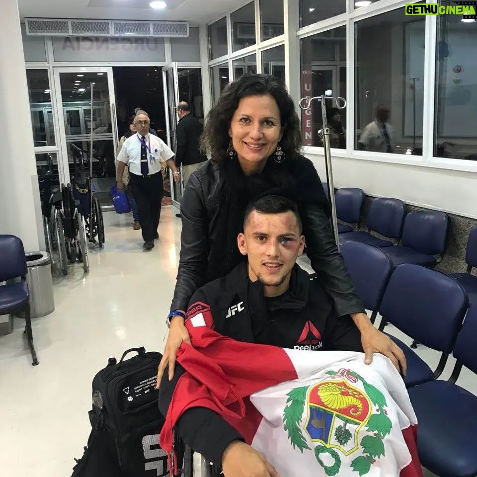 Claudio Puelles - 5.7K Likes - Feliz día a todas las madres, en especial a la mía.
Les deseo un hermoso domingo 💕
#happymothersday #mommasboy #PrinceOfPeru #arribaperu #ClaudioPuelles