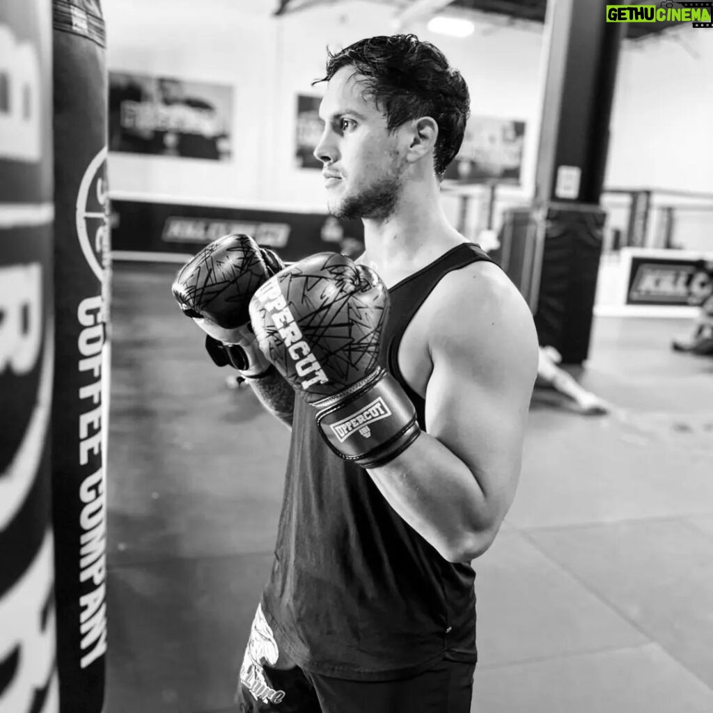 Claudio Puelles Instagram - 💥 ꜰʀɪᴅᴀʏ ᴠɪʙᴇꜱ 💥 🥊@uppercut.pe . . . . . . #ClaudioPuelles #PrinceOfPeru #arribaperu #UFC #MMA #training #grind Kill Cliff FC