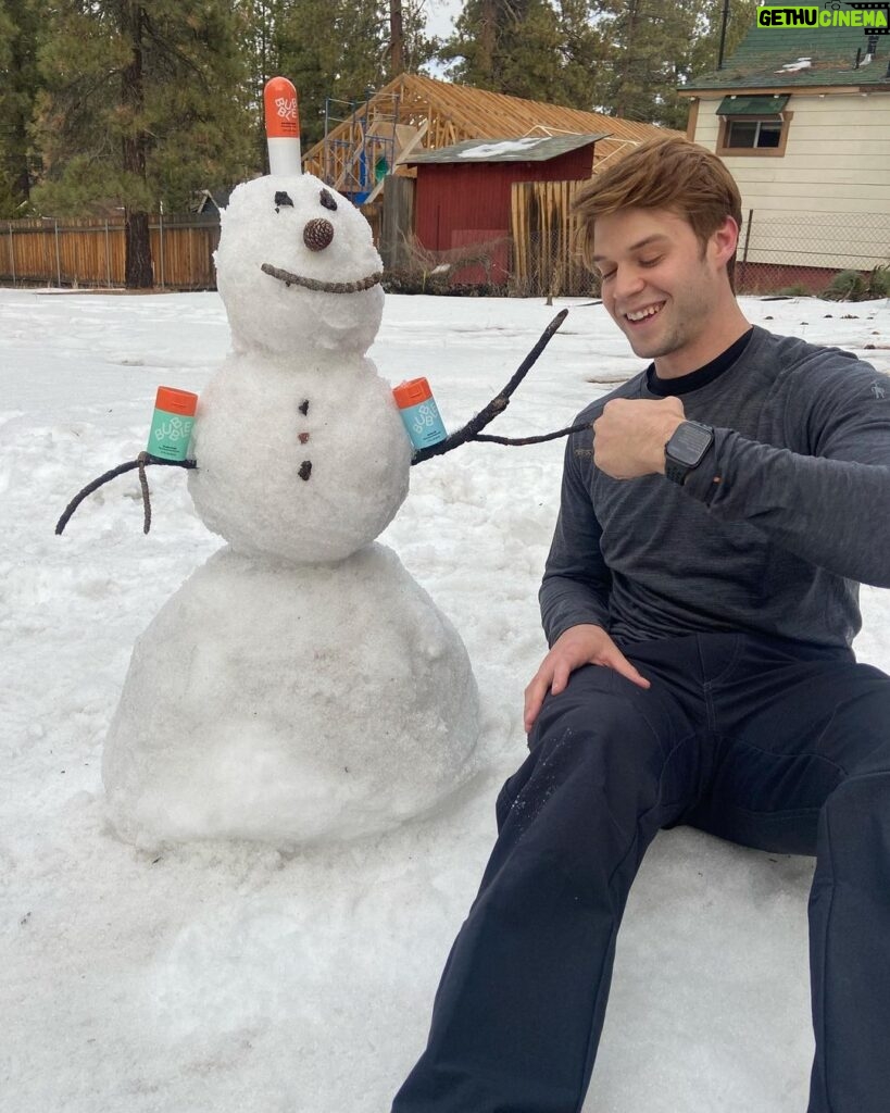 Colin Ford Instagram - Just chillin with my guy Frosty ☃ talking about how much we love @bubble especially in these dry winter conditions ❄ #ad Big Bear Lake, California