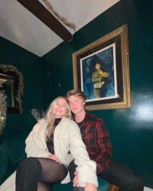 Colin Ford Instagram - Wishing you all a Merry Christmas 🎄🎁 Feeling very blessed this year while looking through this holiday photo dump and looking forward to what next year brings. Swipe to see Santa struggle to get his suit on 😂