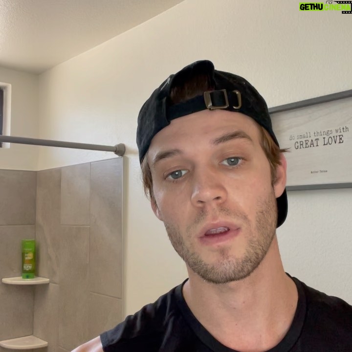 Colin Ford Instagram - A rant about #Bubbleskincare that sparks the conversation #WhatsOnYourFace ? We all go through different things with our skin but it doesn’t have to be a struggle 🙏🏼 #ad