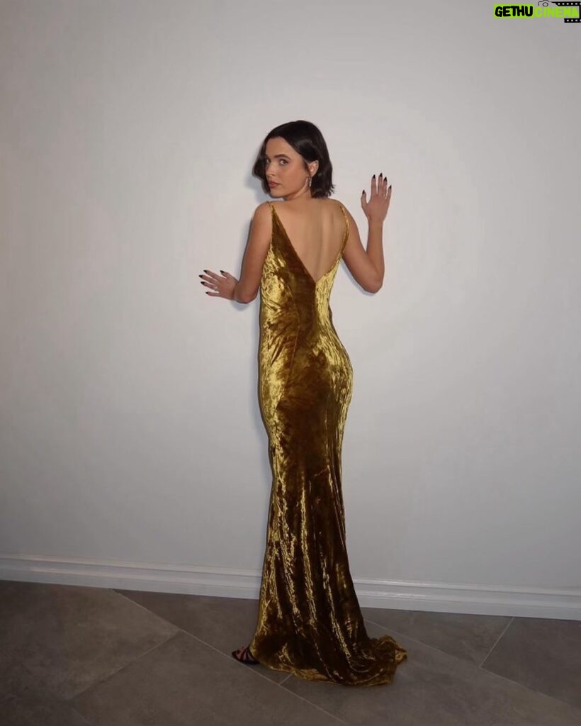 Connar Franklin Instagram - golden moment 🏆 1996 @donnakaran dress of my dreams 😍 make up: @makeupkarly styling: @mar3ntaylor hair: @sierrakener diamonds: @costolostudio