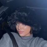 Connar Franklin Instagram – cozied up ❄️🧦🧣