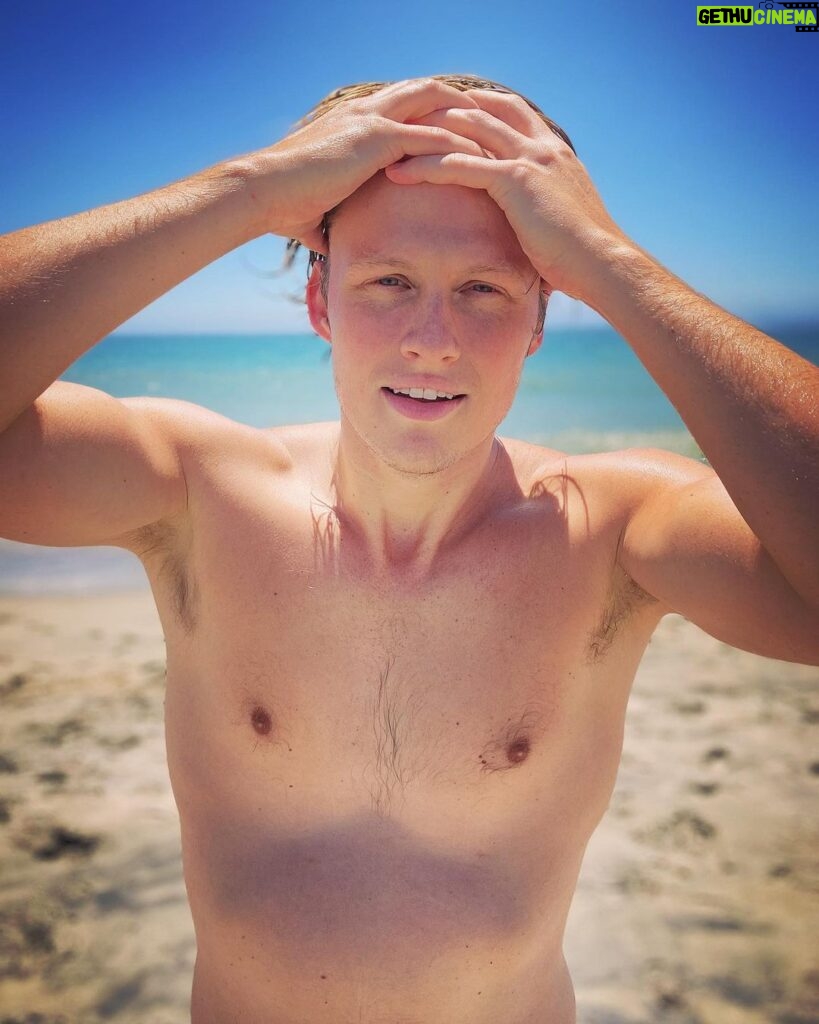 Connor Weil Instagram - This heat though ☀🔥