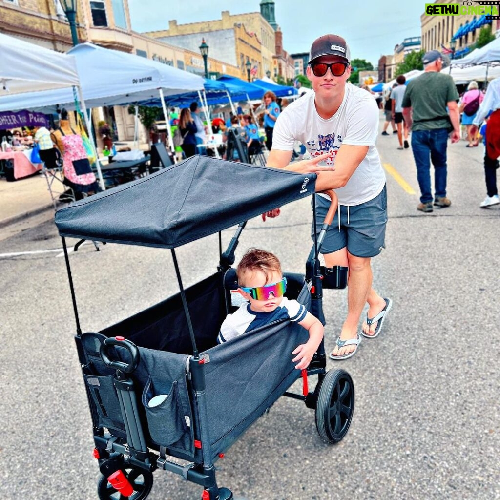 Connor Weil Instagram - 🎶they see us rolling…🎶 #dadmode #summer #shades