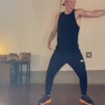 Connor Weil Instagram - In the studio with #DrSlay @johnathanshay. Love a good dance audition. #audition #danceratheart #boyband