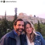 Constantine Markoulakis Instagram - Εγώ πάντως την εκπρόσωπό μου στην επόμενη Βουλή των Ελλήνων τη βρήκα: Αλεξάνδρα Χαριτάτου. Είναι πανέξυπνη, διαβασμένη, ικανότατη, εργατική. Το εγγυώμαι, και ως άνθρωπος και ως μνημείο. Repost @alexcharitatou “Με δυο μνημεία πολιτισμού της χώρας μας: ένα παλαιοτερο και ένα νεότερο 🤪”