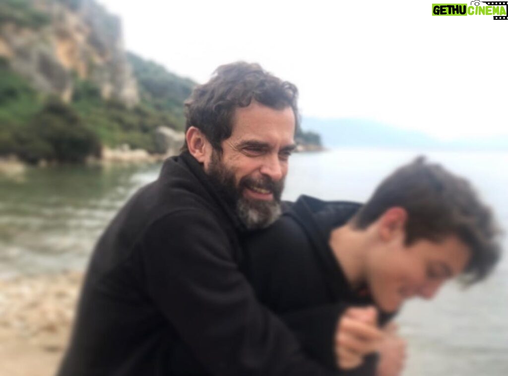 Constantine Markoulakis Instagram - Όπου Γιώργος και μάλαμα.