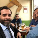 Constantine Markoulakis Instagram - Λόγω Τιμής, πρώτο γύρισμα οι 4 φίλοι. Μόνο αγόρια. Τα κορίτσια τα αφήσαμε για σήμερα! @alkiskourkoulos @yorgos_pirpassopoulos #logotimis #20xroniameta #skaitv
