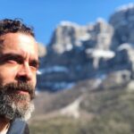 Constantine Markoulakis Instagram - «Καλό μήνα!» φώναξα. «Καλό μήνα!» αποκρίθηκε το βουνό. #march #mountain #echo
