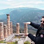 Constantine Markoulakis Instagram - Κωστάκης επί Κολωνώ #delfoi #illusion Ναός του Απόλλωνα (Temple of Apollo)