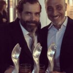 Constantine Markoulakis Instagram - Βραβευμένοι κι αγαπημένοι. Με τον Μίνω Μάτσα, που φτιάχνει τις πιο ωραίες μουσικές για να πούμε μαζί τις ιστορίες. Κι οι ιστορίες που λέμε είναι αυτές που θέλουμε ν’ ακούσουμε: ιστορίες που αντιμετωπίζουν το ανθρώπινο είδος με αγάπη. #ofaros #athinontheatre #athinorama #theatre Μέγαρο Μουσικής Αθηνών / Megaron - The Athens Concert Hall