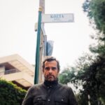 Constantine Markoulakis Instagram - Μία φορά τον χρόνο περνάω από ‘δω, μαζεύω ευχές και δώρα, γελάω και προχωρώ.