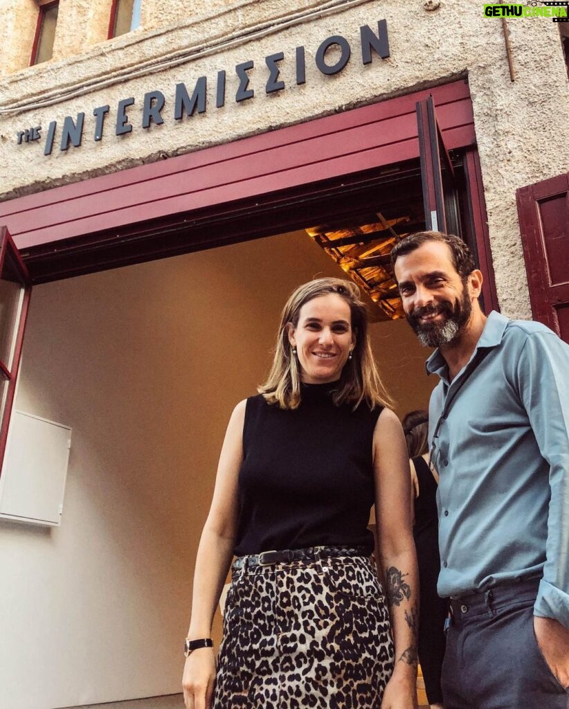 Constantine Markoulakis Instagram - Θαυμάζοντας τη Ζαργάνα Μου! (Πρώτη έξοδος από το Μάρτιο, πολύ ωραία έκθεση της Zoe Paul, στην γκαλερί ΙΝΤΕΡΜΙΣΣΙΟΝ στον Πειραιά.)