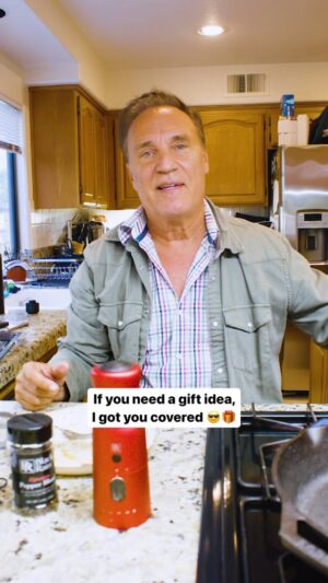 Craig Shoemaker Instagram - Ever since I got my @blackrain_pepper I’ve been using it on everything 😂

I honestly wasn’t expecting it when it came in the mail, and ever since it’s been one of the most used things in my kitchen 🤷‍♂️🧂🍽️

Made by the same people who make @reactorwatchlp so you know it’s good 😎

If you’re looking for gift ideas, this one is “Shoe-Approved” 👍

#food #pepper #giftideas #holiday #review #shop