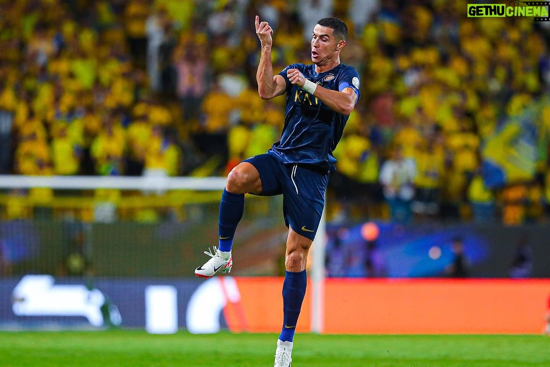 Cristiano Ronaldo Instagram - Solid win!💪🏼 We keep the pressure on! @alnassr 💛💙