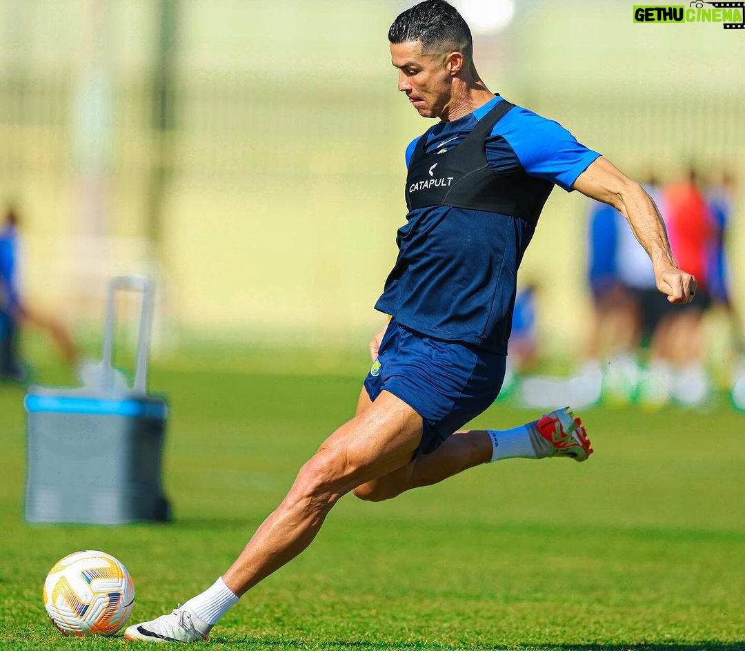 Cristiano Ronaldo Instagram - Ready to make every moment count in tomorrow’s match! 🔥 Let’s go! 💪🏽