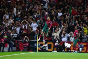 Cristiano Ronaldo Instagram - Estamos no EURO 2024!💪🏼🇵🇹
Muito feliz por ajudar Portugal a atingir mais uma fase final de uma grande competição.
Um agradecimento especial à Federação Portuguesa de Futebol e aos adeptos que estiverem presentes no estádio pela bonita homenagem!🙌🏼🇵🇹