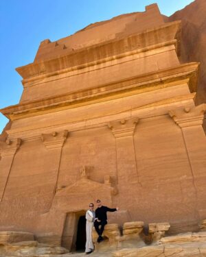 Cristiano Ronaldo Instagram - AlUla, where ancient history meets a modern ❤️ story.
