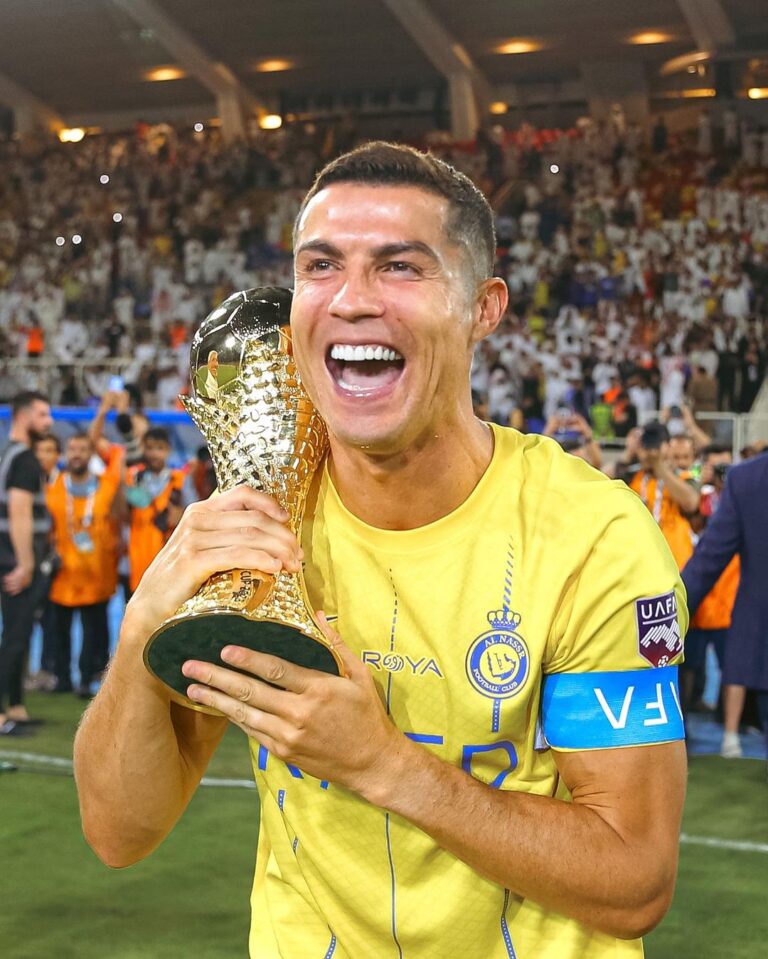 Cristiano Ronaldo Instagram - Extremely proud to helped the team winning this important trophy for the 1st time! Thank you to everyone in the club that was involved in this great achievement and to my familly and friends for always being by my side! Fantastic support by our fans!This also belongs to you!💛💙 @alnassr