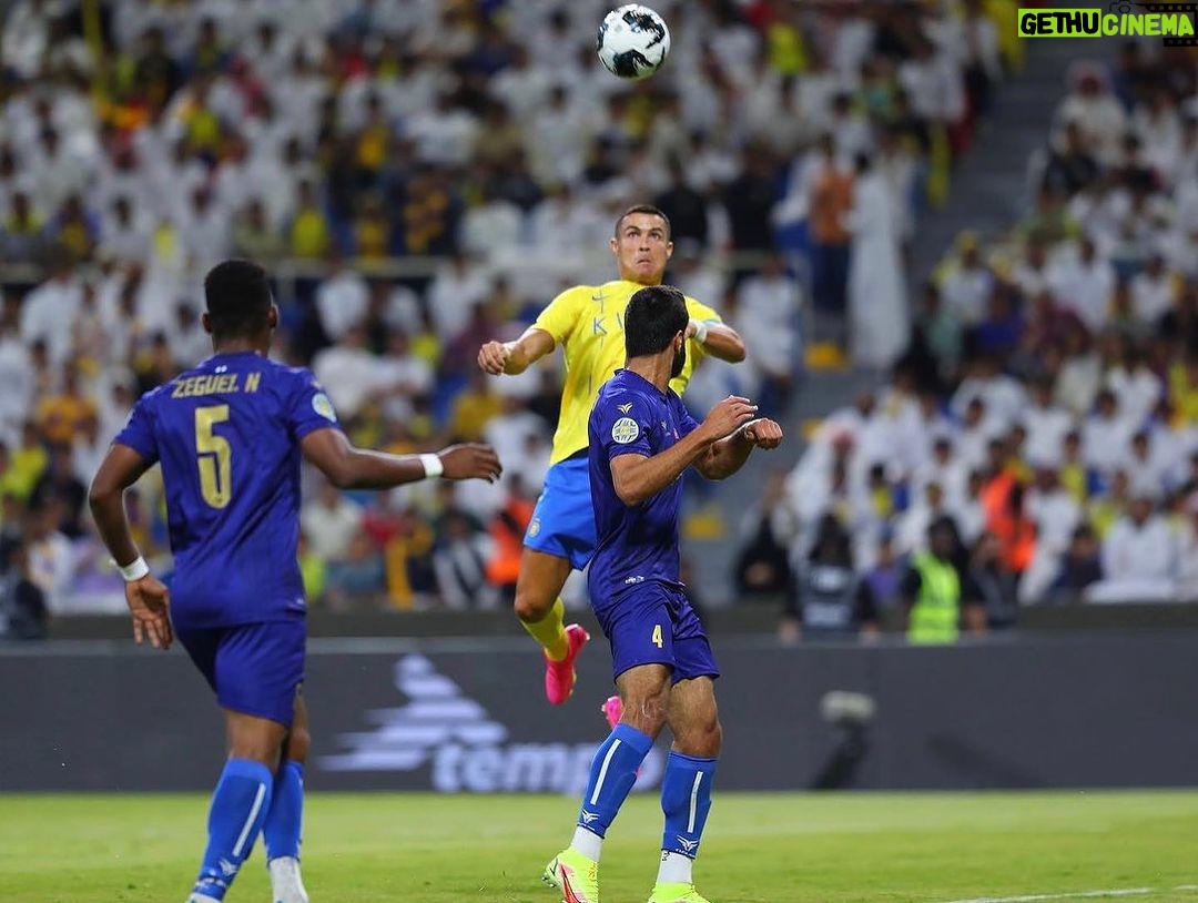 Cristiano Ronaldo Instagram - Good win!💪🏼 Happy to score and to be top of our group!⚽️💛💙