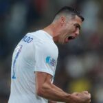 Cristiano Ronaldo Instagram - Three more points! 🔝 Thankful to all my team mates who helped me reach my 1200th match. What a ride, but we’re not done yet! 🔥
