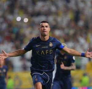 Cristiano Ronaldo Instagram - What an amazing atmosphere in our stadium! 
Very happy to celebrate this win with our fans!💛💙
Fantastic performance from the Team!👏🏼💪🏼
Vamooos @alnassr ⚽️⚽️