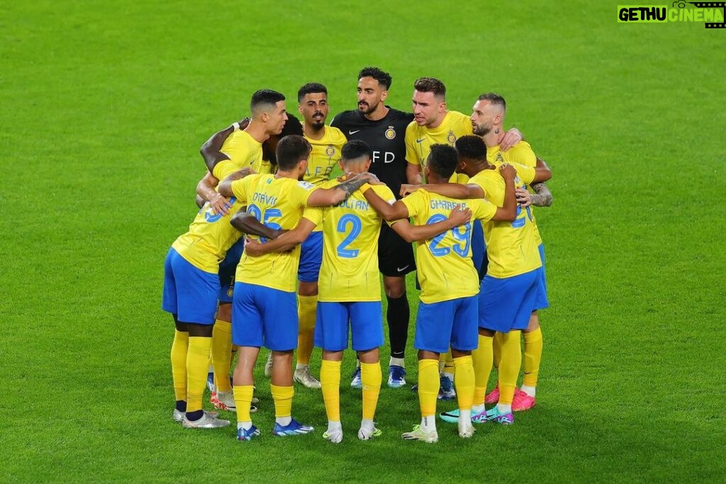 Cristiano Ronaldo Instagram - Happy that we qualified 1st in our group and to have achieved 20 games unbeaten. Great Teamwork💪🏼 @alnassr 💛💙