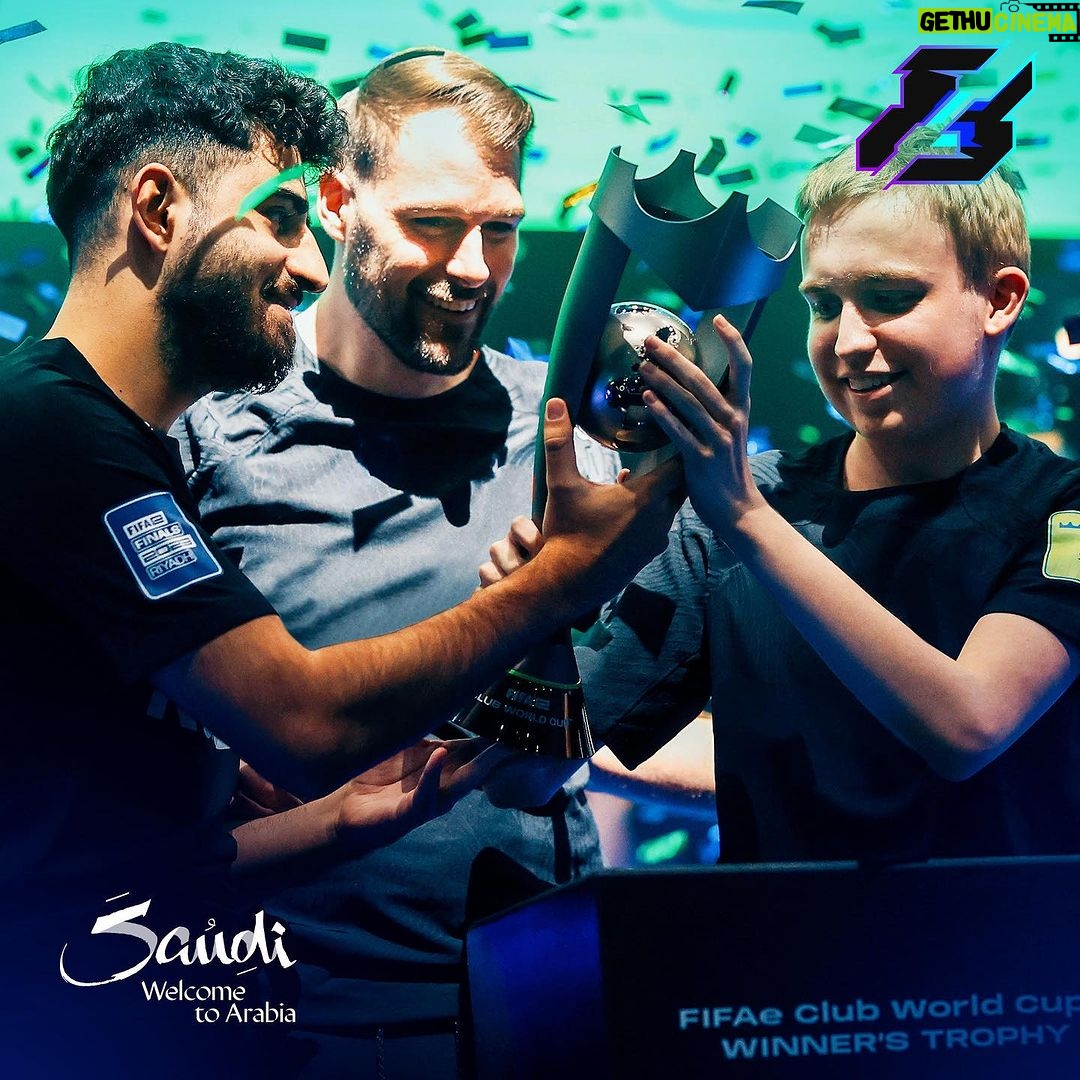 Cristiano Ronaldo Instagram - Calling all gamers! 🎮 Don’t miss #Gamers8, the WORLD’S LARGEST gaming and esports festival for 8 weeks this summer in Riyadh 😍. A staggering prize is up for grabs. 🥶 Follow @gamers8gg for more information. #VisitSaudi #Riyadh #Esports #Gaming