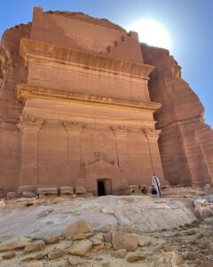 Cristiano Ronaldo Instagram - Amazed by the extraordinary human and natural heritage of AlUla here in Saudi Arabia.🇸🇦👏🏽