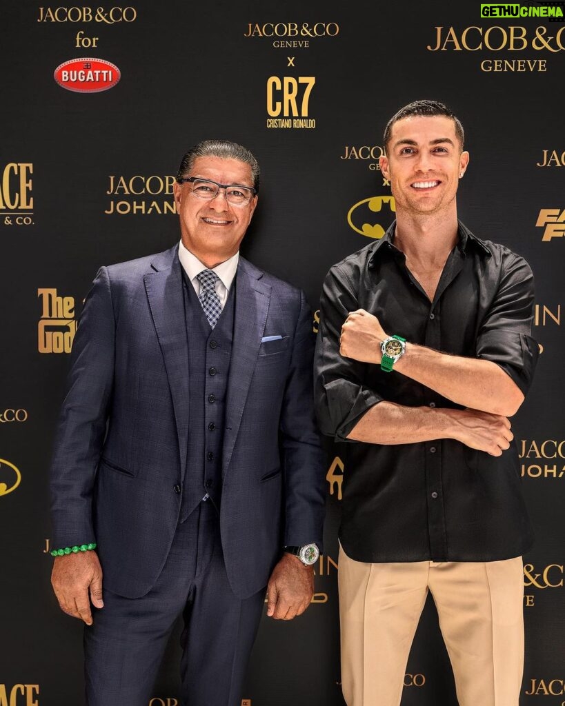Cristiano Ronaldo Instagram - Throwback to my visit to the @jacobandco store in Riyad with my dear friend @jacobarabo. Wearing my Jacob & Co CR7 limited collection.