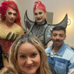 Cynthia Lee Fontaine Instagram - ❤️Mis amores cucu ❤️ El Sábado pasado en mi última presentación del año ( Pronto les explico por que ) en Fort Worth , Dallas , Texas en la gira #lamáslocalamásbella , tuve la dicha el honor y el privilegio de compartir escenario con un grupo maravilloso de artistas y equipo de Producción. Primero , después de algunos años , poder compartir esta experiencia con @official_queenladyb fue un orgullo ! Una transformista de altura ! Gracias por aceptar esta invitación y representar a la comunidad mexico Americana con tanto talento . Gracias 🙏🏻 y por muchas más aventuras . Gracias a @leudyvalentinaviles por tu apoyo incondicional y tu amistad ! Te amo . Gracias a mi novio @amando.blue por todo el amor , apoyo y motivación que me das cada día . Gracias por existir en mi vida . Gracias a la producción , músicos , coristas y cuerpo de baile por hacer de este concierto uno memorable y tratarme con tanto amor . Gracias a mi equipo de trabajo mi Agente Musical @bitchimjavi y mi Manejadora @jackiehuba por su arduo trabajo , creer en mi y en especial su apoyo. Los amo 🙏🏻A mi mamá hermosa @mariahernandez5211 por asistir y por tu amor 🫶 ❤️‍🔥 y a ti mi @ednitanazario : Gracias desde el fondo de mi corazón por invitarme nuevamente a compartir el escenario contigo . Gracias por compartir esa buena vibra , gracias por tus concejos y tu apoyo . Todos los días , a cada hora y a cada instante no dejo de pensar en esta y todas las experiencias que ya hemos vivido juntos y nunca dejo de agradecerle a nuestro Dios por hacer de este sueño una realidad . Esto es una oración contestada . 🙏🏻 Mis Amores cucus hermosos : Recuerden Esto : No existe enfermedad , dolor , angustia ni mucho menos trizteza que me impida hacer lo que me gusta . Amo lo que hago y lo haré hasta los últimos días de vida . El escenario y yo tenemos un compromiso de por vida . Nunca , repito nunca dejen de soñar . Los amo ❤️‍🩹 ❤️‍🔥Vesturario por @pdavilafashion y Dayans Sánchez ❤️‍🔥Cabello por @draglabwigs ❤️‍🔥Actitud y energía positiva por Dios . #lamáslocalamásbella #ednitanazario #artista #rupaulsdragrace #transformista #cantante #sueños #obstaculos #perseverancia #fé #shinefest2023